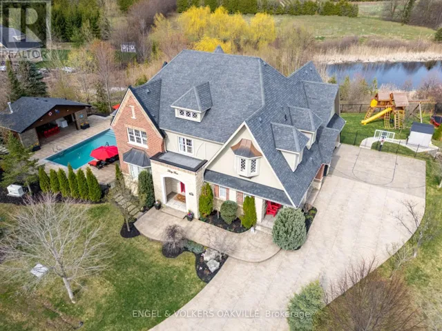 33 BARRACLOUGH BOULEVARD, Halton Hills (Rural Halton Hills), Ontario L7G0E8