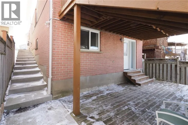 67 HOLLYRIDGE Crescent, Kitchener, Ontario N2N3L9
