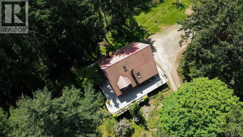 754 BURRILL ROAD, Galiano Island, British Columbia V0N1P0