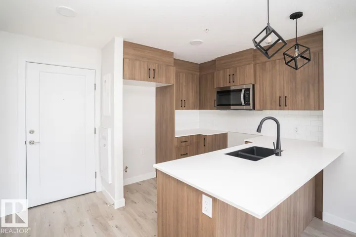 #204 2225 44 AV NW, Edmonton, Alberta T6T0W5