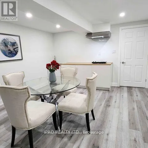 2595 WINDJAMMER ROAD, Mississauga (Erin Mills), Ontario L5L1H7