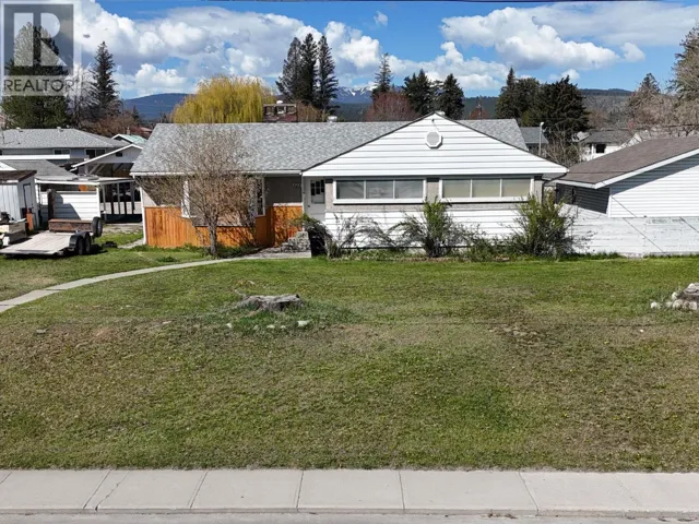 325 14 Avenue S, Cranbrook, British Columbia V1C2X5