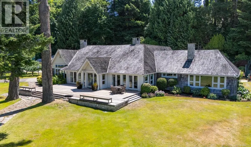 382 Judges Row, Qualicum Beach, British Columbia V9K1G6