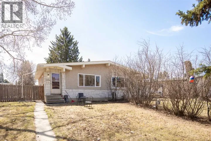 5615 56 Avenue, Lacombe, Alberta T4L1L9