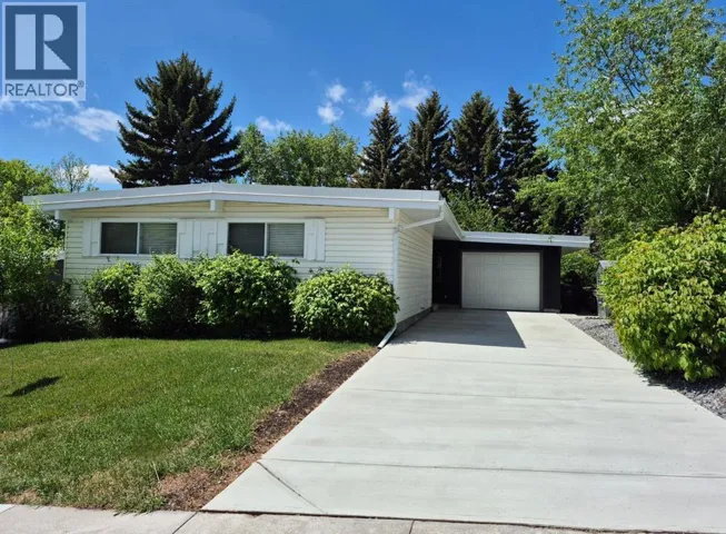 3415 Benton Drive NW, Calgary, Alberta T2L1W7