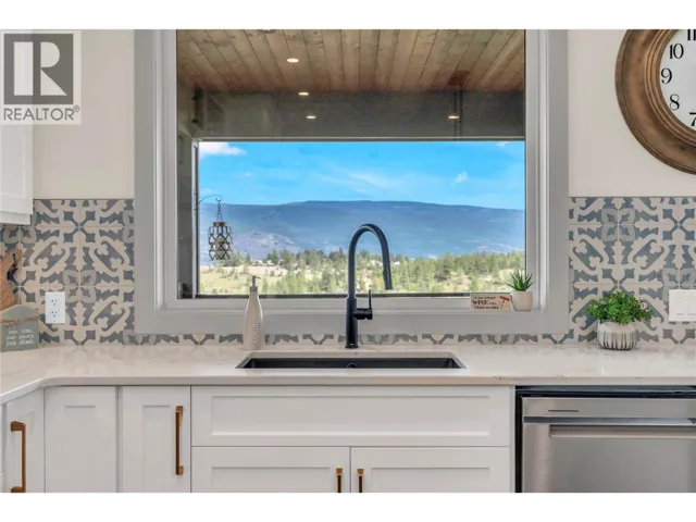 17439 Sanborn Street, Summerland, British Columbia V0H1Z3