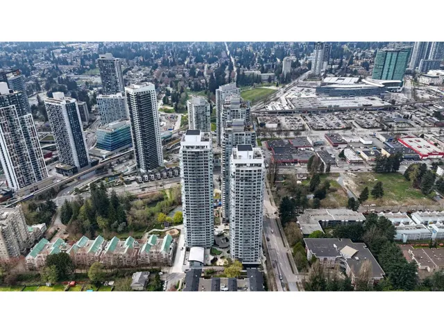2106 13768 100 AVENUE, Surrey, British Columbia V3T0V2