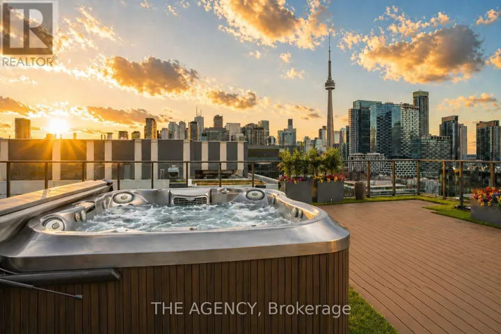 111 BATHURST STREET, Toronto (Waterfront Communities), Ontario M5V0M9