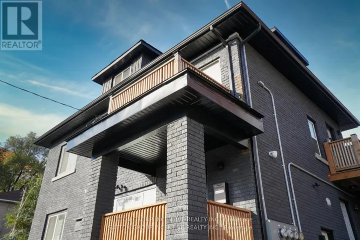 88 TISDALE STREET S, Hamilton (Stinson), Ontario L8N2W2