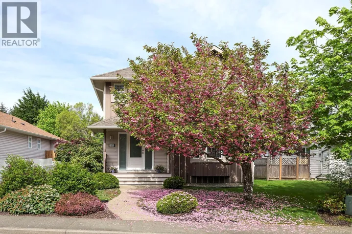 1272 Noel Ave, Comox, British Columbia V9M4A3