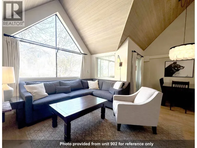 904Wk15 4293 MOUNTAIN SQUARE, Whistler, British Columbia V8E1B8