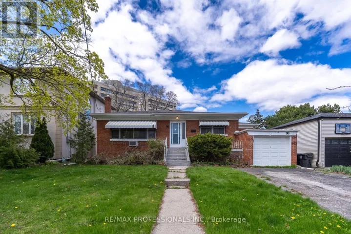 90 BAYCREST AVENUE, Toronto (Englemount-Lawrence), Ontario M6A1W3