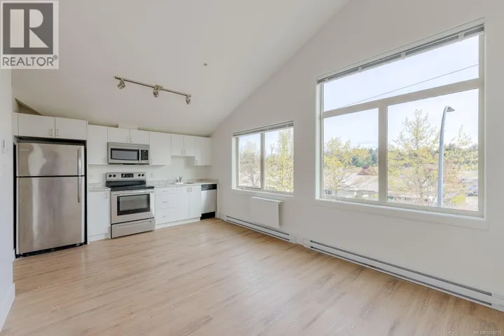 207 4535 Uplands Dr, Nanaimo, British Columbia V9T6M8