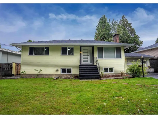 11318 GLEN AVON DRIVE, Surrey, British Columbia V3R4Y5