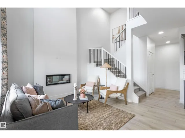 20841 15a AV NW, Edmonton, Alberta T6M3H7