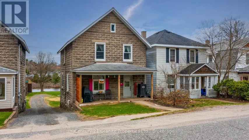 29 WILLIAM STREET, Parry Sound, Ontario P2A1V2
