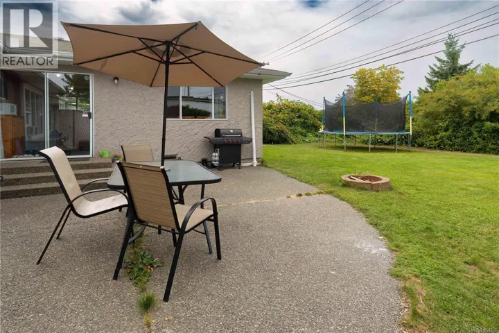 141 Jensen Ave E, Parksville, British Columbia V9P2H6