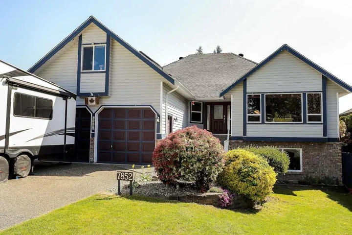 7852 167A STREET, Surrey, British Columbia V4N0L9