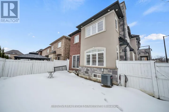 13 MASKEN CIRCLE, Brampton (Northwest Brampton), Ontario L7A4J2