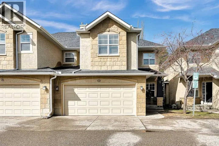 69, 39 Strathlea Common SW, Calgary, Alberta T3H5P8