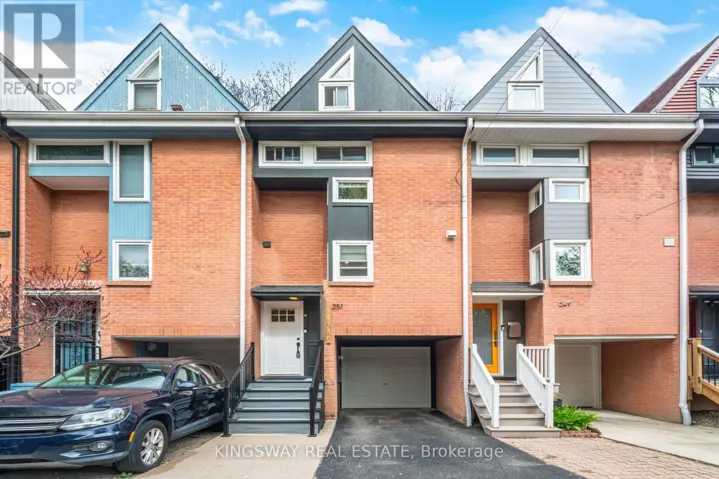 251 ONTARIO STREET, Toronto (Moss Park), Ontario M5A2V6