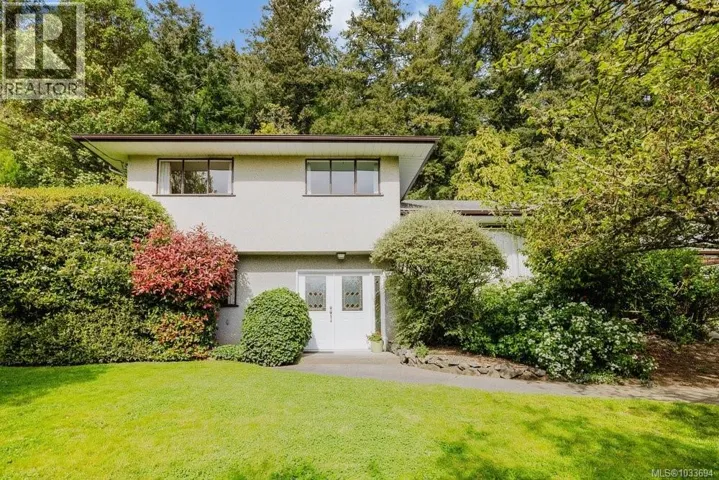 4312 Parkside Cres, Saanich, British Columbia V8N2C3