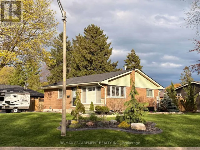LOWER - 7 BRIER CRESCENT, Brantford, Ontario N3R3M5