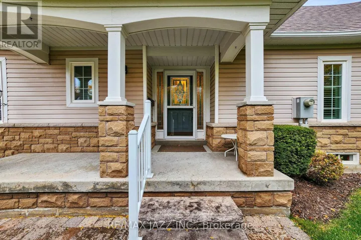 9 - 350 LAKEBREEZE DRIVE, Clarington (Newcastle), Ontario L1B0A2