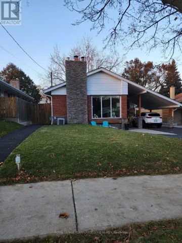 LOWER - 14 HEDGES BOULEVARD, Toronto (Princess-Rosethorn), Ontario M9B3C2