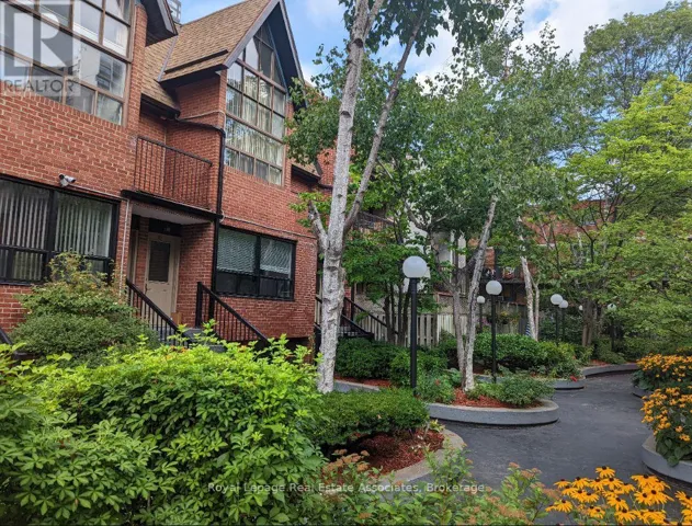10 - 17 PEMBROKE STREET, Toronto (Moss Park), Ontario M5A2N6