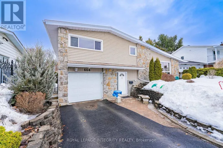 664 GLENHURST CRESCENT, Ottawa, Ontario K1J7B7