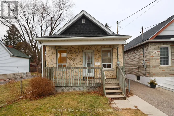 32 PENDEEN AVENUE, Toronto (Rockcliffe-Smythe), Ontario M6N2P3