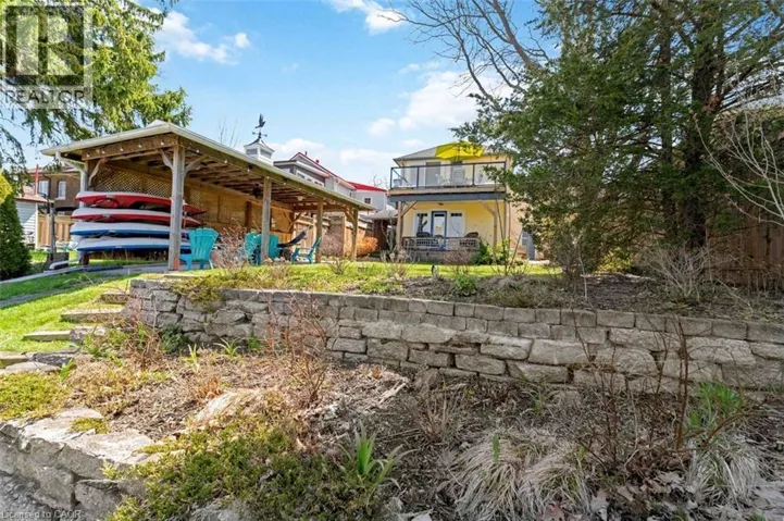 70 RIVERSIDE Drive, Welland, Ontario L3C5E2