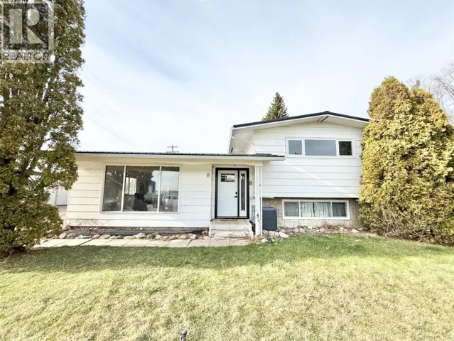 8 9 Avenue W, Brooks, Alberta T1R0N4