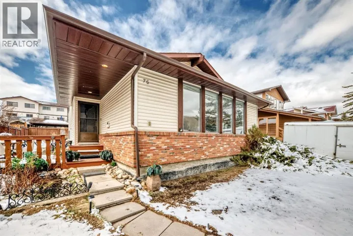 76 Edgewood Drive NW, Calgary, Alberta T3A2T5