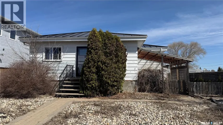 108 Front STREET N, Pense, Saskatchewan S0G3W0