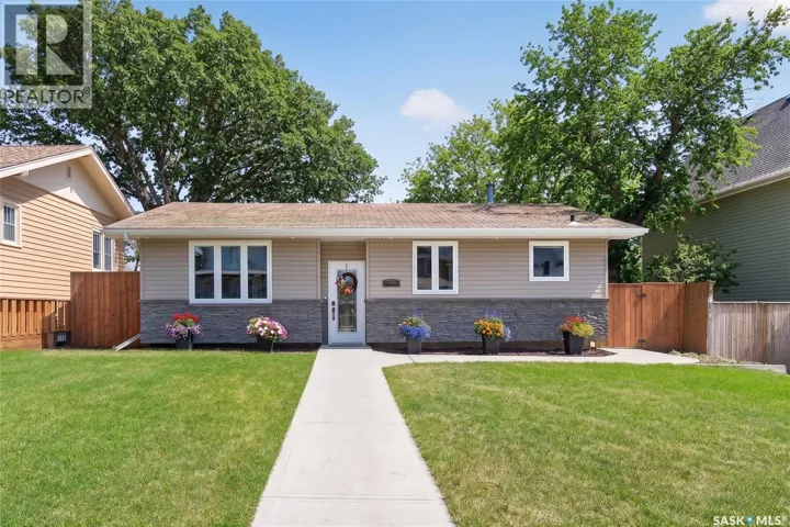 1109 1st AVENUE NE, Moose Jaw, Saskatchewan S6H1A2