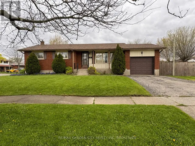 69 STRATHMORE CRESCENT, Welland (Lincoln/Crowland), Ontario L3B1B9