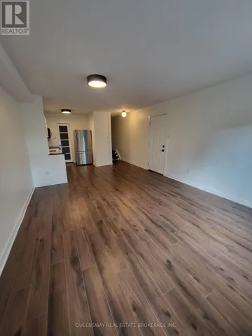 2 - 965 EGLINTON AVENUE W, Toronto (Humewood-Cedarvale), Ontario M6C2C4