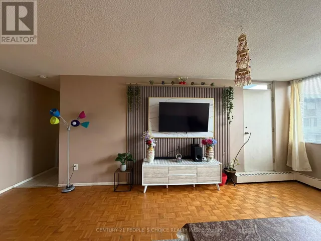 725 - 2121 ROCHE COURT, Mississauga (Sheridan), Ontario L5K2C7