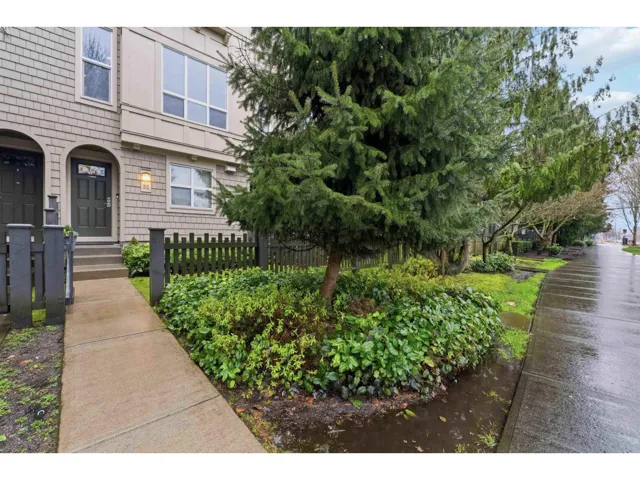 32 7938 209 STREET, Langley, British Columbia V2Y0K1