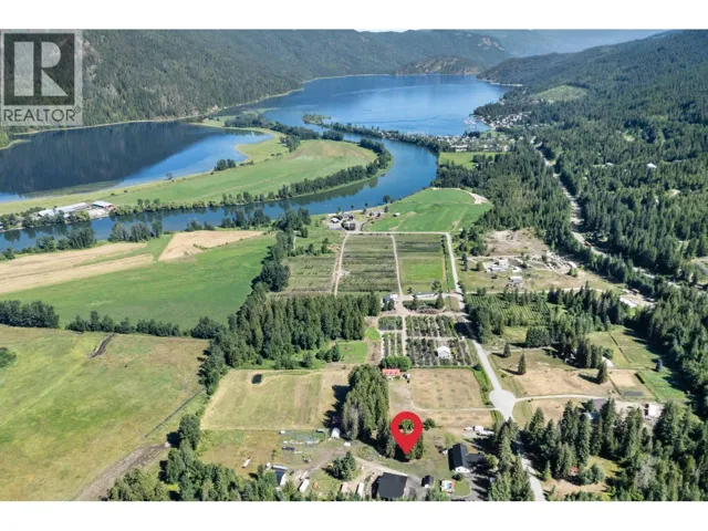 22 Parsons Road, Mara, British Columbia V0E2K0