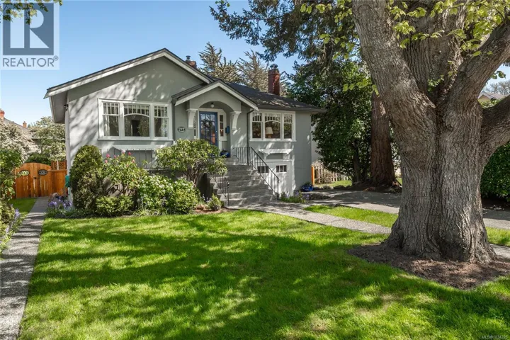 777 St. Patrick St, Oak Bay, British Columbia V8S4X6