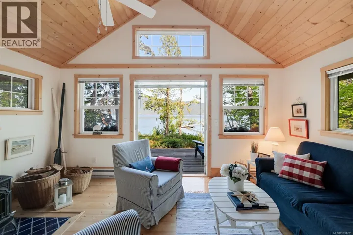90 Mckenzie Cres, Piers Island, British Columbia V8L5Y7