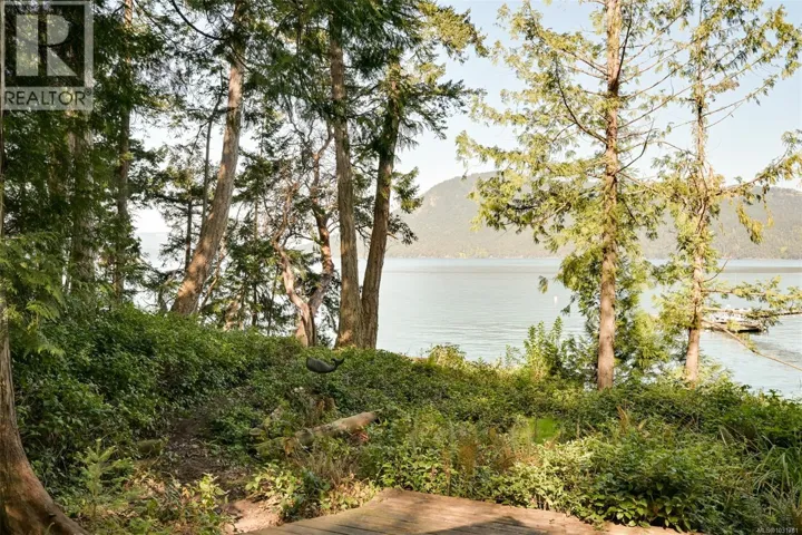 90 Mckenzie Cres, Piers Island, British Columbia V8L5Y7