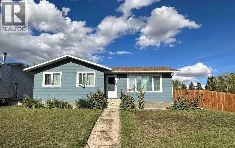 702 Royal Drive, Trochu, Alberta T0M2C0