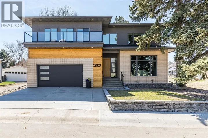 30 Harris Street SW, Medicine Hat, Alberta T1A4A1