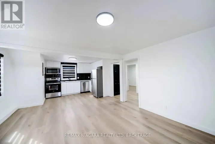UPPER - 261 GRANTHAM AVENUE, St. Catharines (Facer), Ontario L2M4Z6