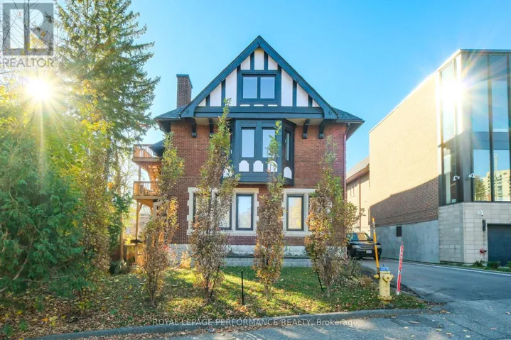 4 RANGE ROAD, Ottawa, Ontario K1N6R4
