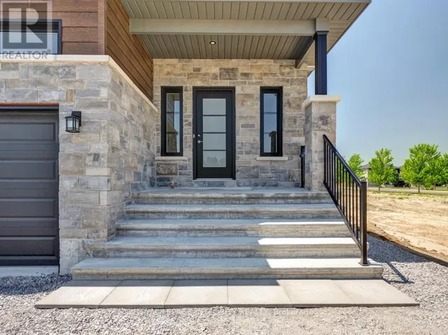 A - 906 CHABLIS CRESCENT, Russell, Ontario K0A1W0